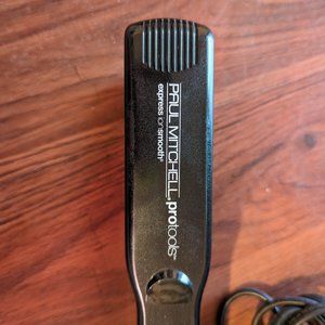Paul Mitchell Pro Tools Flat Iron